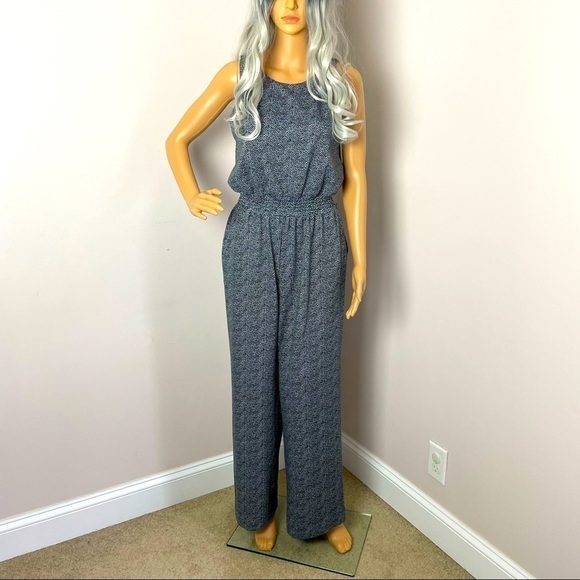 Vince Camuto Sleeveless Chevron Jumpsuit – Size Small - Picture 1 of 16